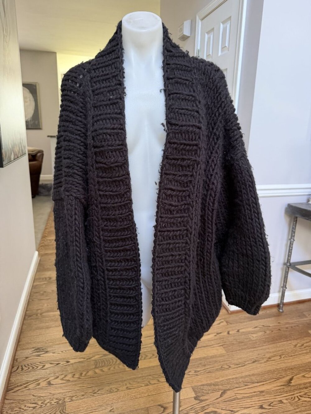 MR MITTENS heavy knit wool cardigan excellent condition size o/s